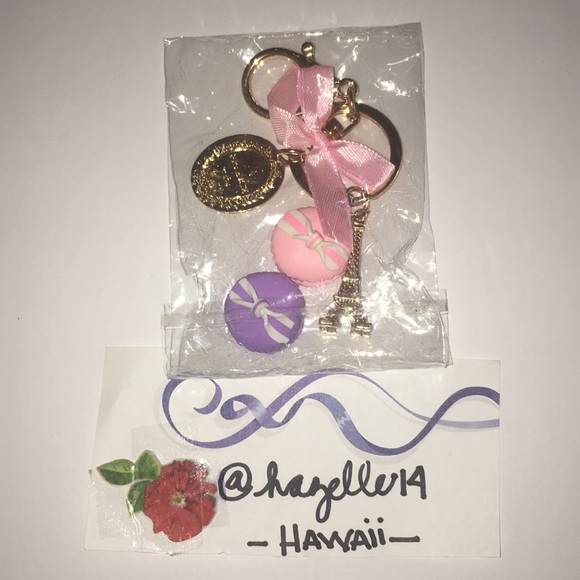 Twilly & Macaroon Keychain - Picture 3 of 5